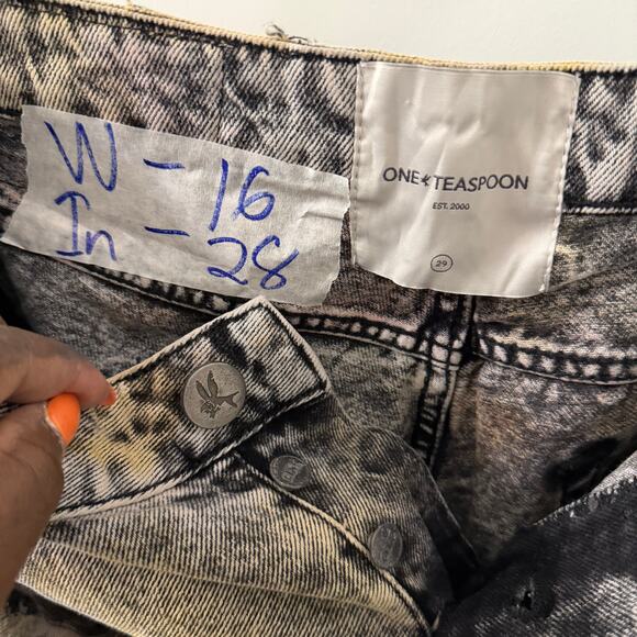 NWT $180 One Teaspoon Sz 29 Saints Jeans with an acid wash distressed design - Picture 8 of 10